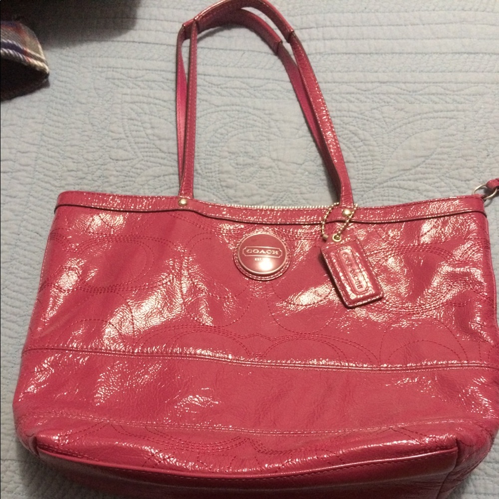 Coach Fuchsia Purse! Lightly Used.